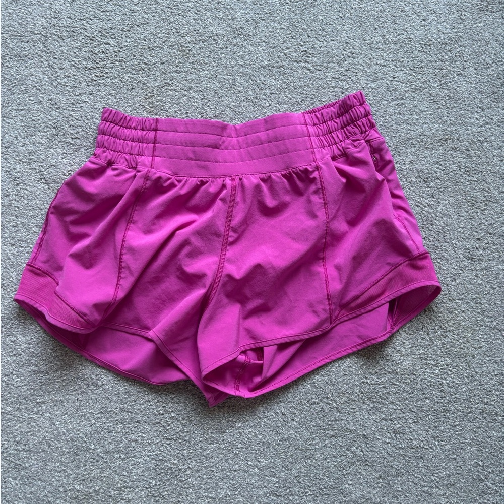 Sonic pink hotty hot high rise 2.5 inseam shorts